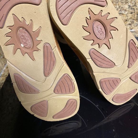 UGG boots - Picture 3 of 7